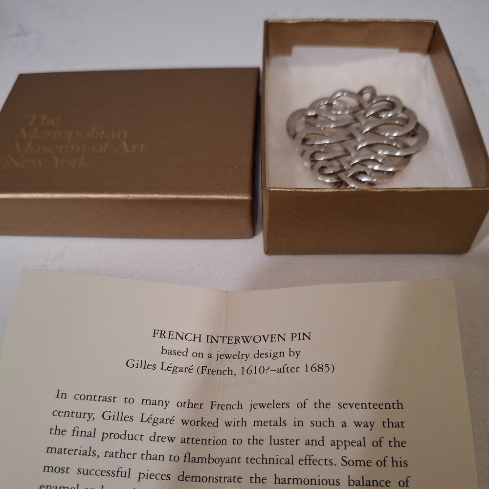 MetMuseum Interwoven Pin